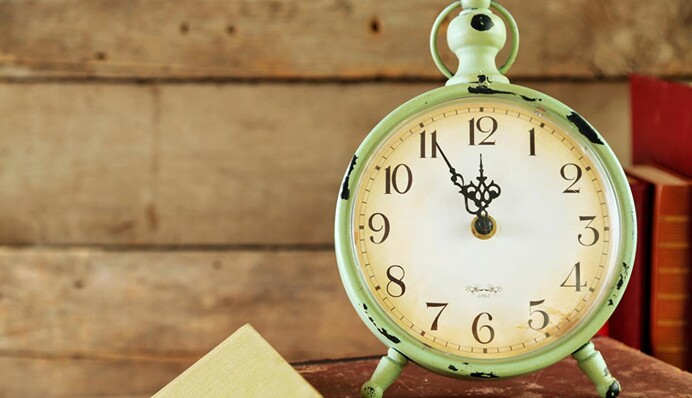 Украина перейдет на зимнее время: когда переводить стрелки часов