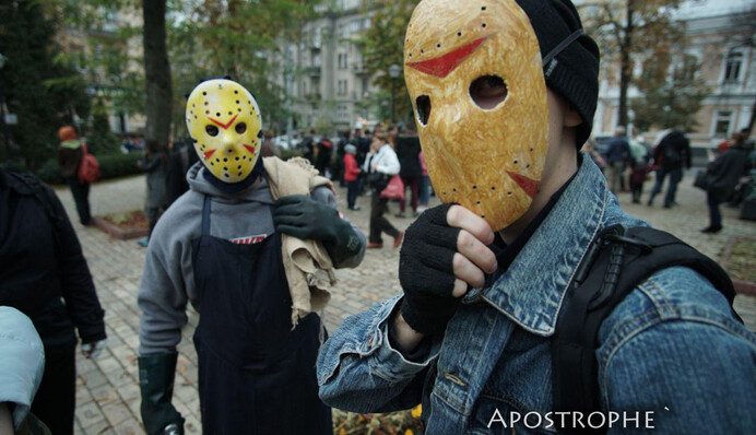 У Києві напередодні Хеллоуїна пройшов парад зомбі: ексклюзивні фото