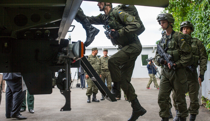 Нацгвардия получила три новые бронемашины – А' (фото)