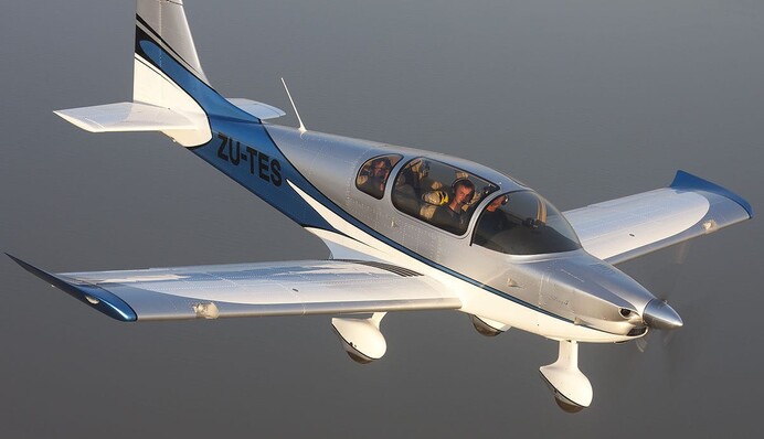 Едва не рухнул на жилые дома: в России произошло жуткое ЧП с самолетом, видео