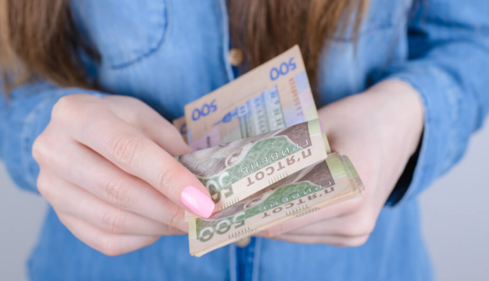 В Україні підвищать зарплати вчителів: скільки отримуватимуть педагоги