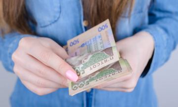 В Україні підвищать зарплати вчителів: скільки отримуватимуть педагоги