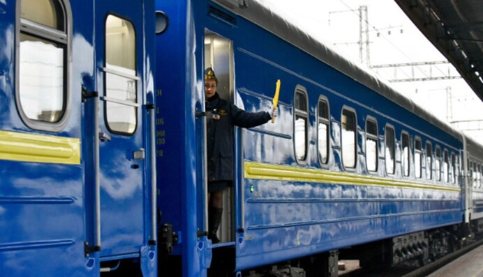 Пасажири в поїзді побили провідника через зауваження: подробиці кричущого інциденту