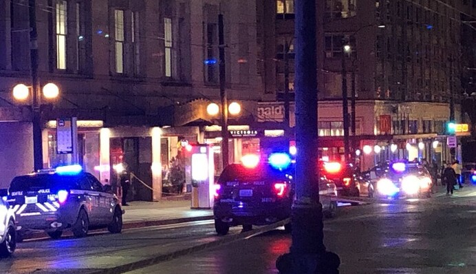 У США сталася смертельна стрілянина посеред вулиці, багато постраждалих: фото і відео