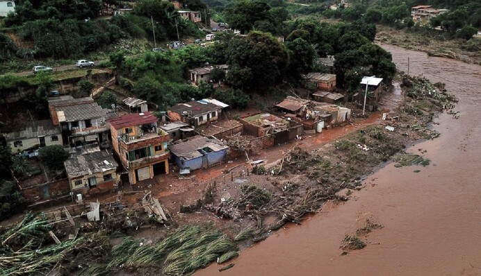 В Бразилии стремительно растет число погибших в результате оползней: страшные кадры