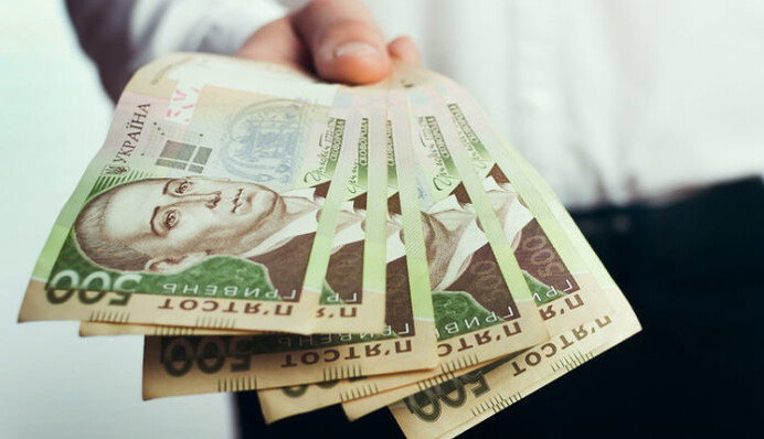 Где в Украине самые высокие зарплаты, а где низкие: названы суммы и области