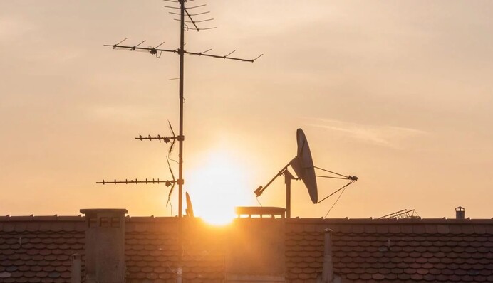 В Україні обмежили доступ до популярних телеканалів: навіщо це потрібно і скільки доведеться платити