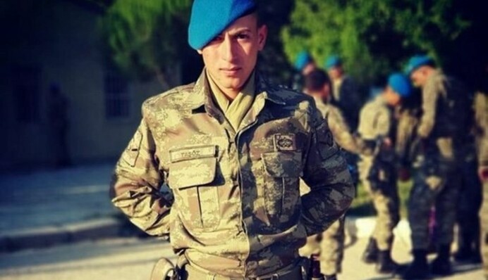 У Туреччині море людей прийшло попрощатися з 24-річним офіцером, загиблим в Ідлібі: фото і відео