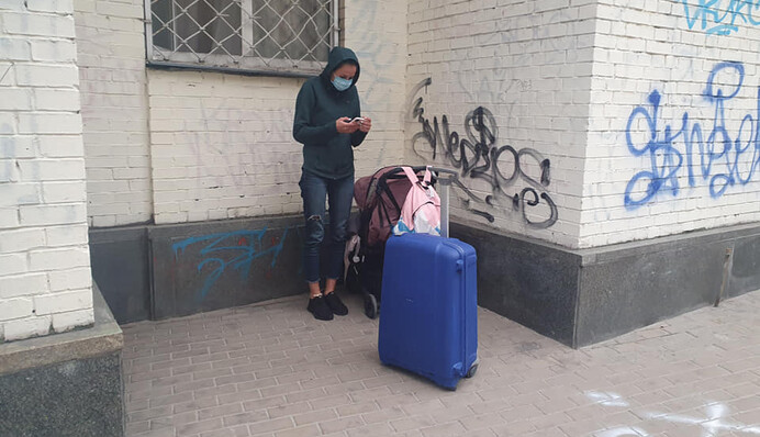 Забрали паспорт: стало известно об интересном инциденте с женщиной и ребенком, эвакуированными с Бали