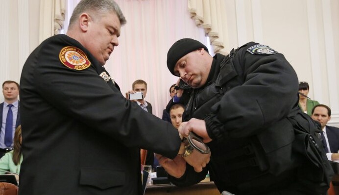 ​Руководство ГСЧС взяли под стражу на заседании Кабмина: опубликовано видео