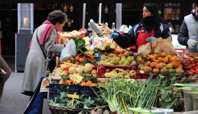 Кабмин разрешил работу рынков в Украине: главные условия и сроки