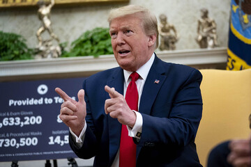 Трампу нужно оправдание: названа причина "коронавирусных" нападок США на Китай