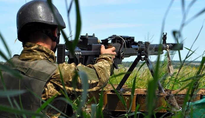 Лезли через кусты: бойцы ВСУ дали отпор группе диверсантов, видео