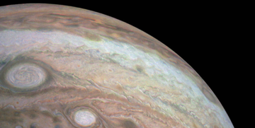 У NASA показали вражаюче фото "ураганів" на Юпітері