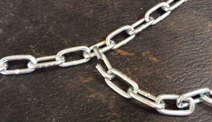 Привязали к батарее и пытали: в России произошел дикий случай с бизнесменом