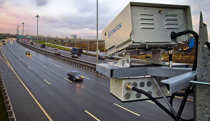 Автофиксация нарушений ПДД в деле: как вручают постановления нарушителям, видео