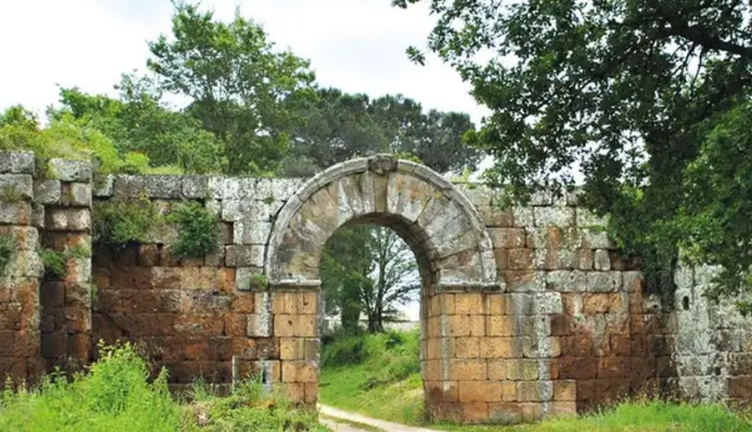 Вчені розгадали таємницю давньоримського міста, прихованого під землею: фото