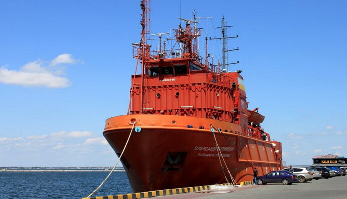 Подозрение командира украинского корабля в работе на ФСБ: стали известны фамилия и неожиданные детали