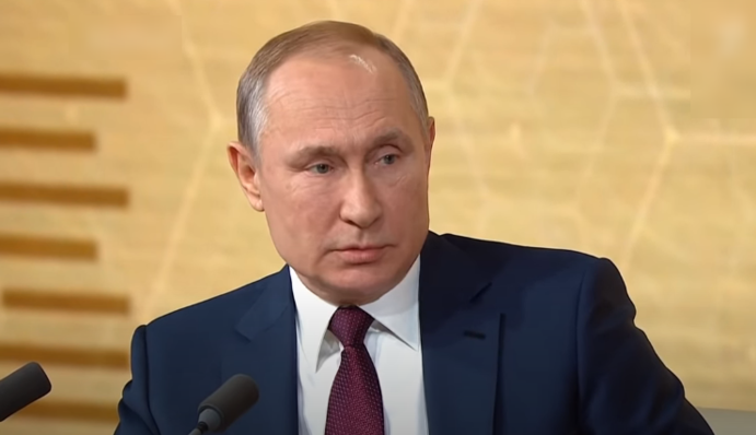 Власть будет свергнута, но есть два риска: политолог дал прогноз по будущему России