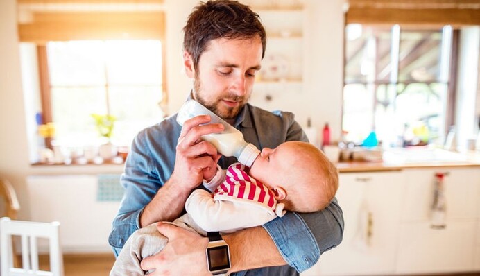 Декретна відпустка для батьків може з'явитися в Україні: що потрібно знати