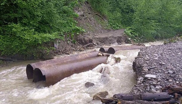 Продукты доставляют вертолетами: под Ивано-Франковском непогода наделала беды, фото