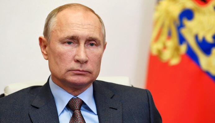 У мережі знайшли архівні фото дітей Путіна, яких він приховує