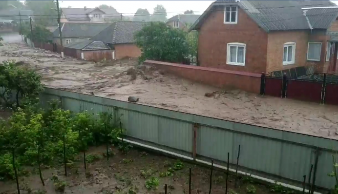 Стихия отступила, но угроза есть: что сейчас происходит на пострадавшем от потопа Закарпатье