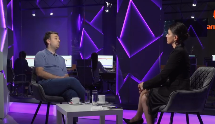 "Зеленський вибрав ще одного президента в Україні": Олексій Давиденко на "Апостроф TV" у Роксани Руно