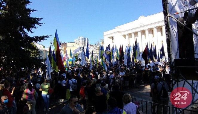 Азербайджан и Армения возобновили боестолкновения на границе: фото и видео ударов