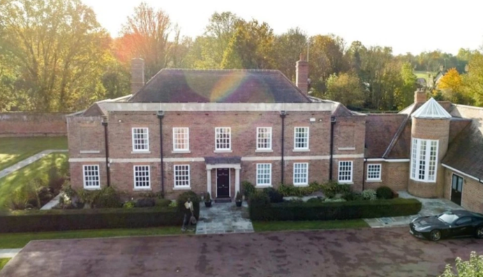 Уникальный особняк за 6 млн долларов привел в замешательство сеть, фото