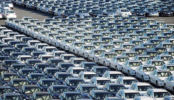 Скільки коштують старі авто в Німеччині та Україні - різниця вражає