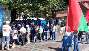 В Беларуси начался митинг в поддержку Лукашенко - на акции заметили президентский лимузин