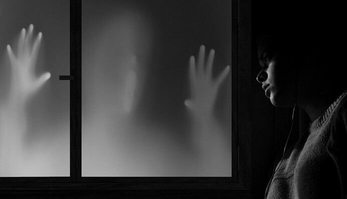 Учительница соврала детям о любви к фильмам ужасов и поплатилась