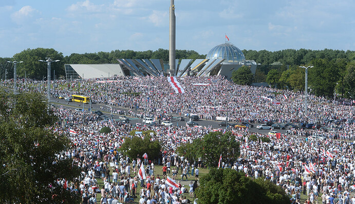 Над Беларусью нависает эхо 1989 года - Bloomberg