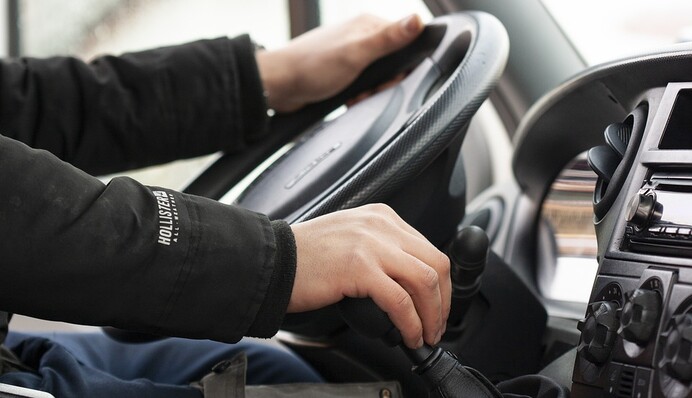 Названо найбрудніші місця в авто - бактерій там більше, ніж в туалеті