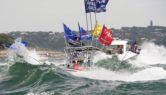 Флешмоб на підтримку Трампа супроводжувався масовою трощею човнів: фото