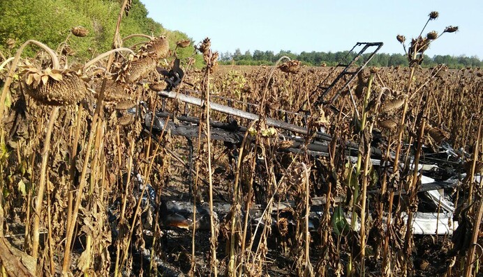 Под Сумами произошла смертельная авиакатастрофа: фото с места трагедии
