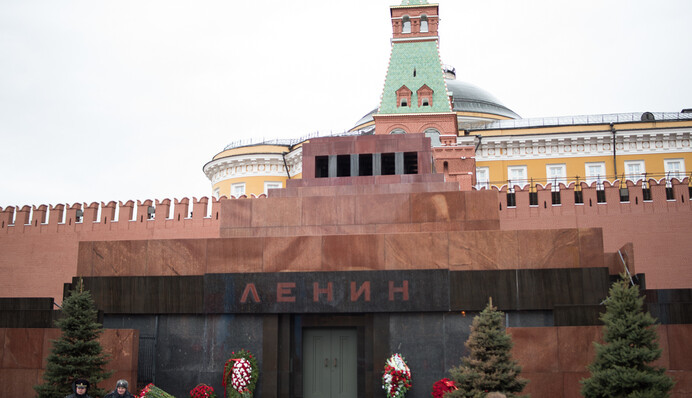 У Росії заговорили про винесення Леніна з мавзолею: мережа відреагувала кумедними фотожабами