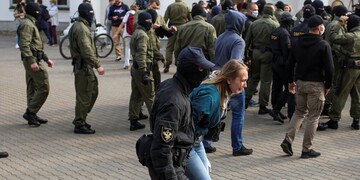 В Беларуси начали разгон новых акций протеста - в Минске отключили интернет: видео