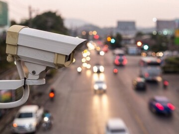 Камеры автофиксации не штрафуют "евробляхеров": почему так происходит и что изменится