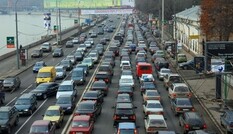 Киев остановился в пробках: ситуация  хуже всего на въездах в город и мостах, карта