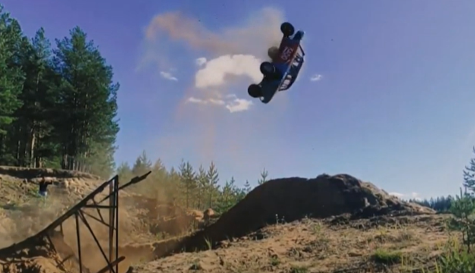 Каскадер злетів на 