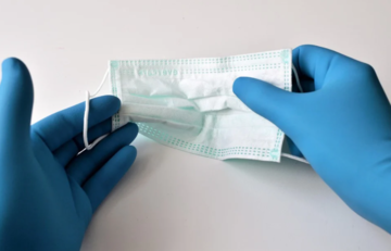 Поражает нервную систему и вызывает судороги: врач рассказала о нетипичном течении коронавируса