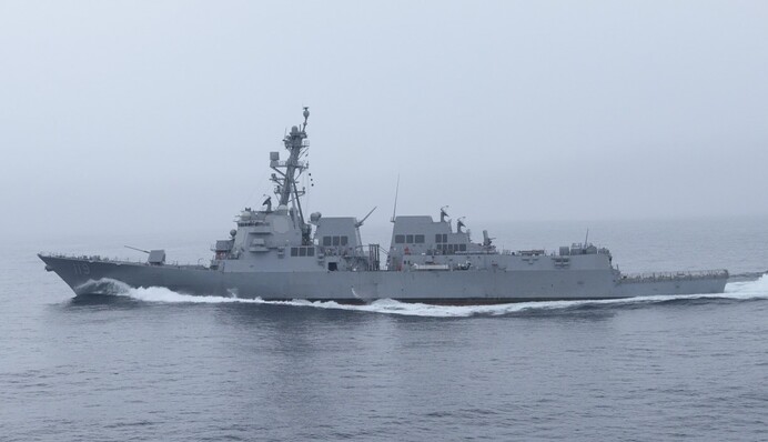 США прийняли на озброєння новітній ракетний есмінець: розрахований майже на сотню ракет