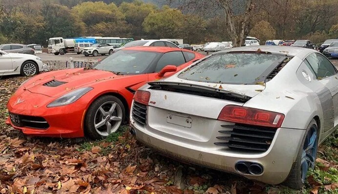 Сотні елітних суперкарів виявили на покинутому звалищі: фото