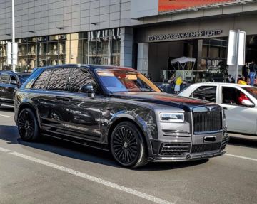 У Києві помітили розкішний кросовер - коштує 25 млн: фото