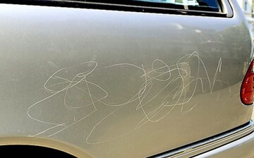 Як швидко прибрати подряпини з авто: названо прості способи