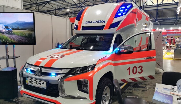 В Украине представили уникальный реанимобиль для больных коронавирусом: фото и видео