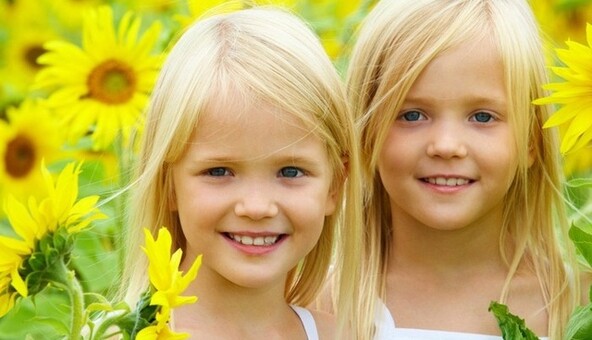 Международный день девочек 2020: яркие открытки и поздравления в стихах и прозе