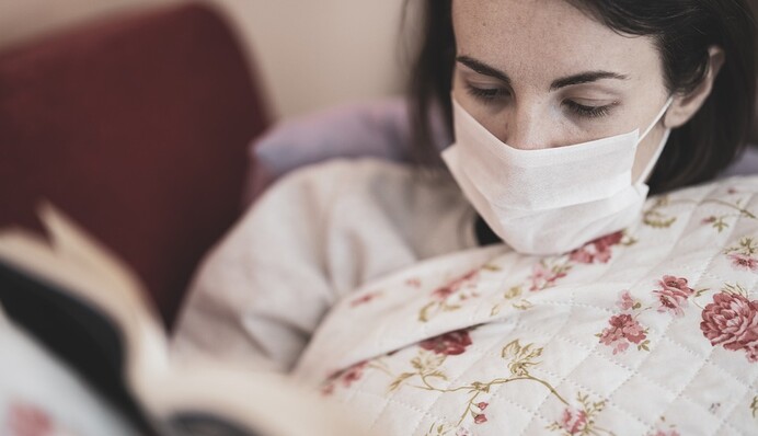 Названо п'ять відмінностей коронавірусу від грипу: коли потрібно терміново бігти до лікаря